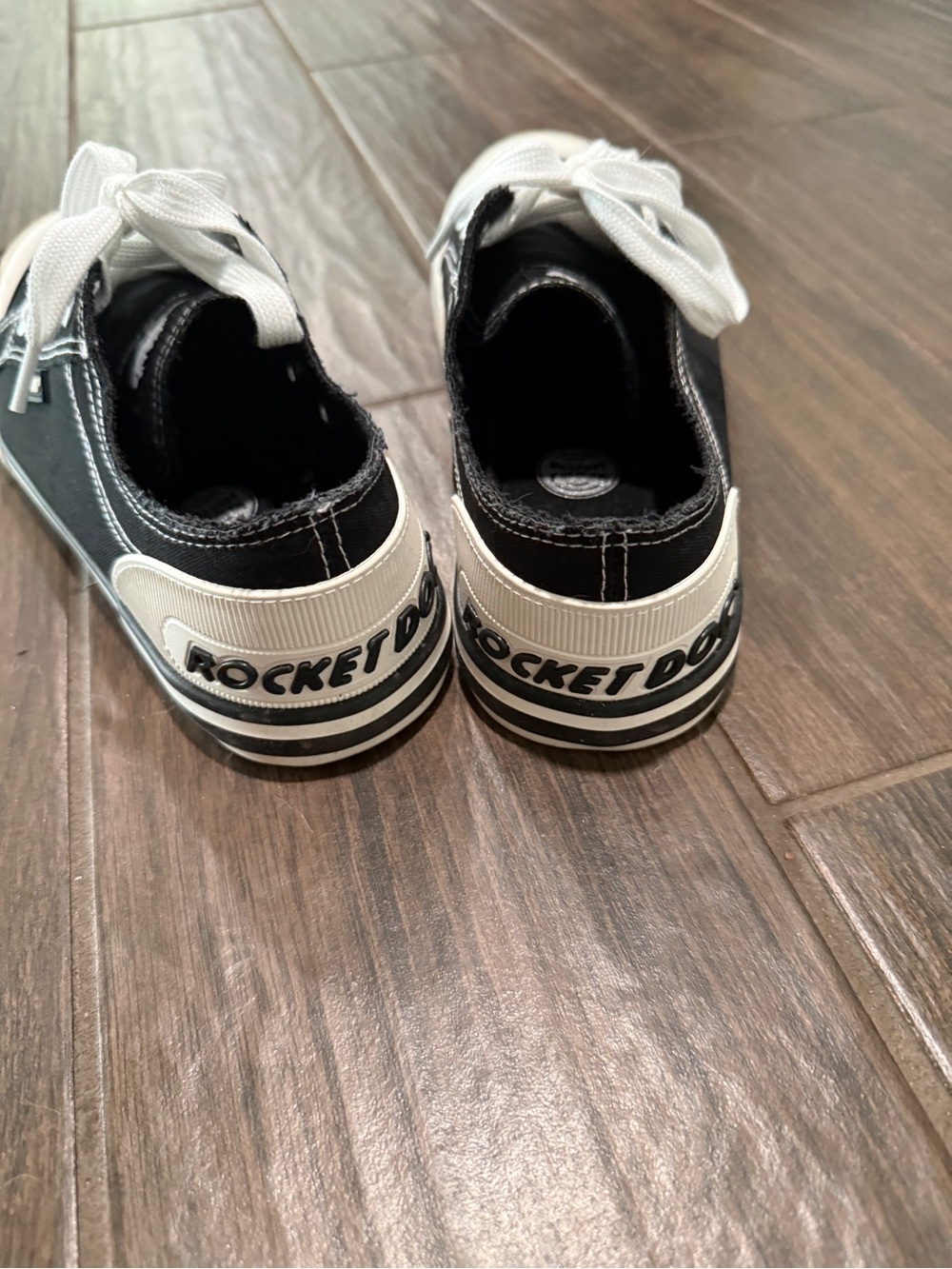 Rocket Dog Black and White Canvas Low-Top Sneakers - Picture 3 of 4